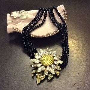 Gorgeous Heidi Daus Sunflower Necklace. NWOT.
